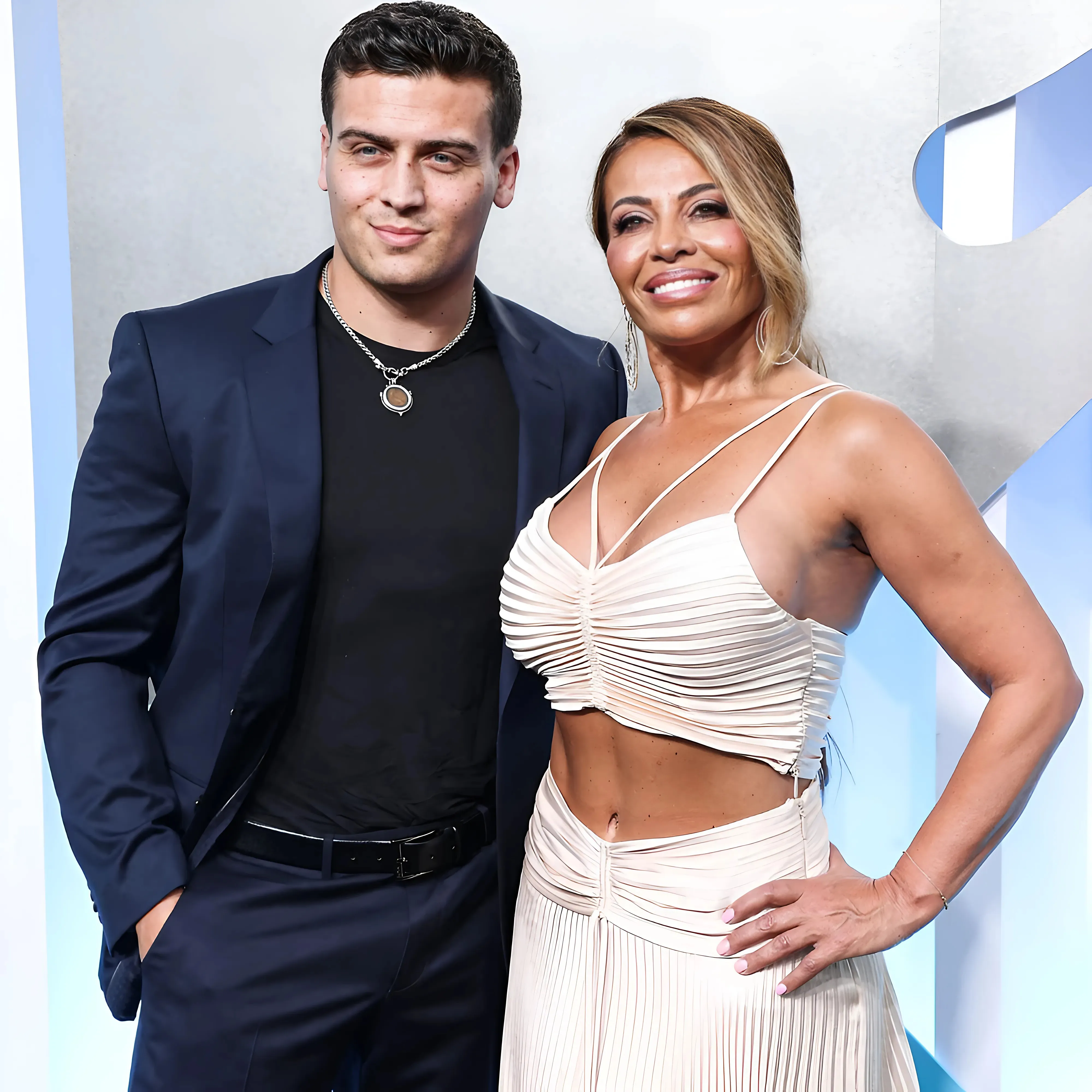 Frankie Jr.'s heartbreaking secret: Dolores reveals the truth about the threatening messages her son has been receiving for months, and it will change everything...