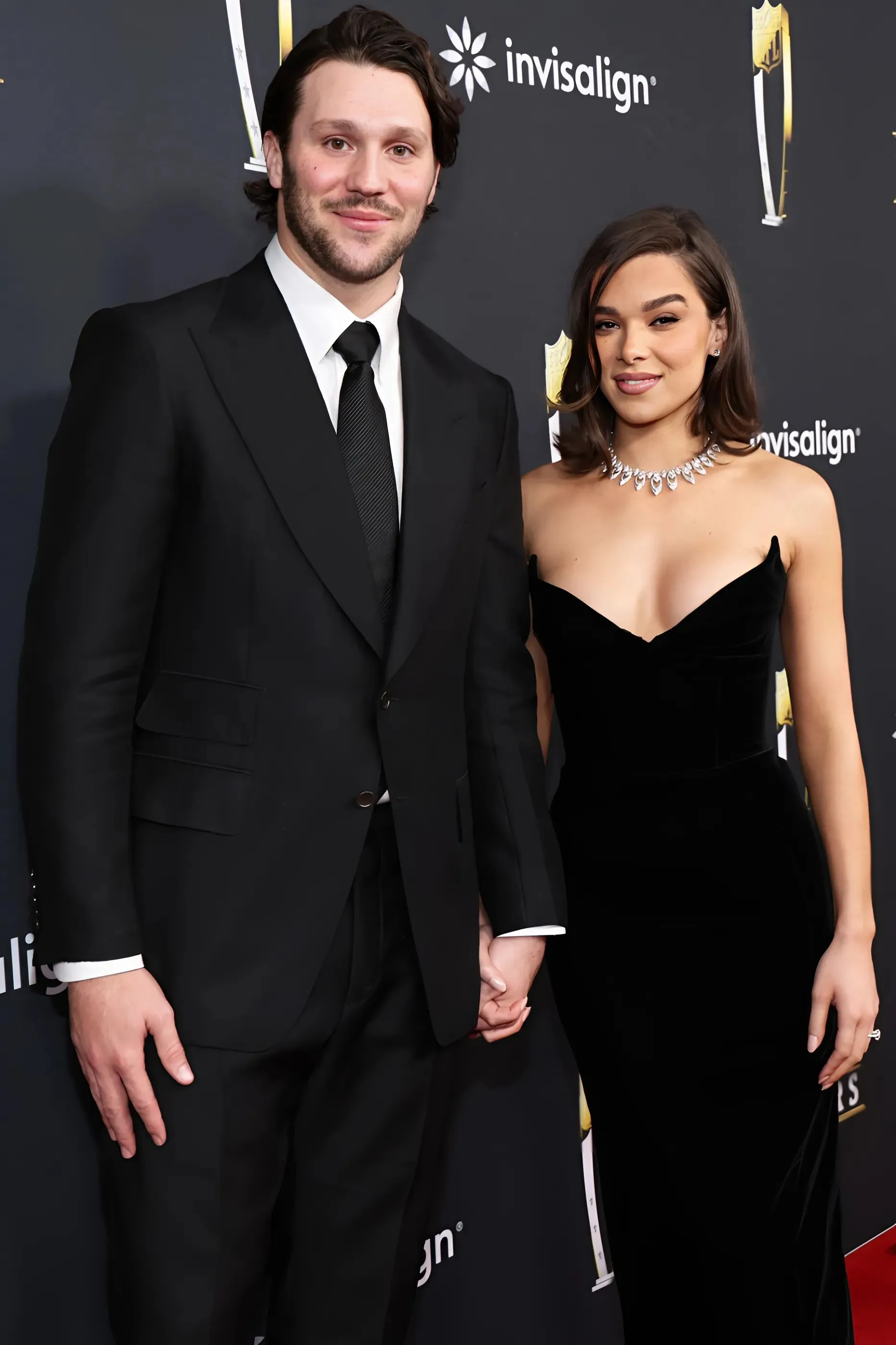 Bills’ GM’s special request at Josh Allen, Hailee Steinfeld wedding