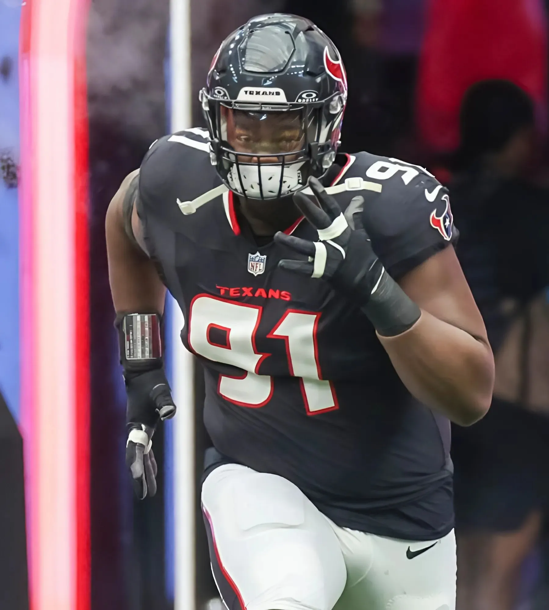 Texans re-signing veteran DT Folorunso Fatukasi