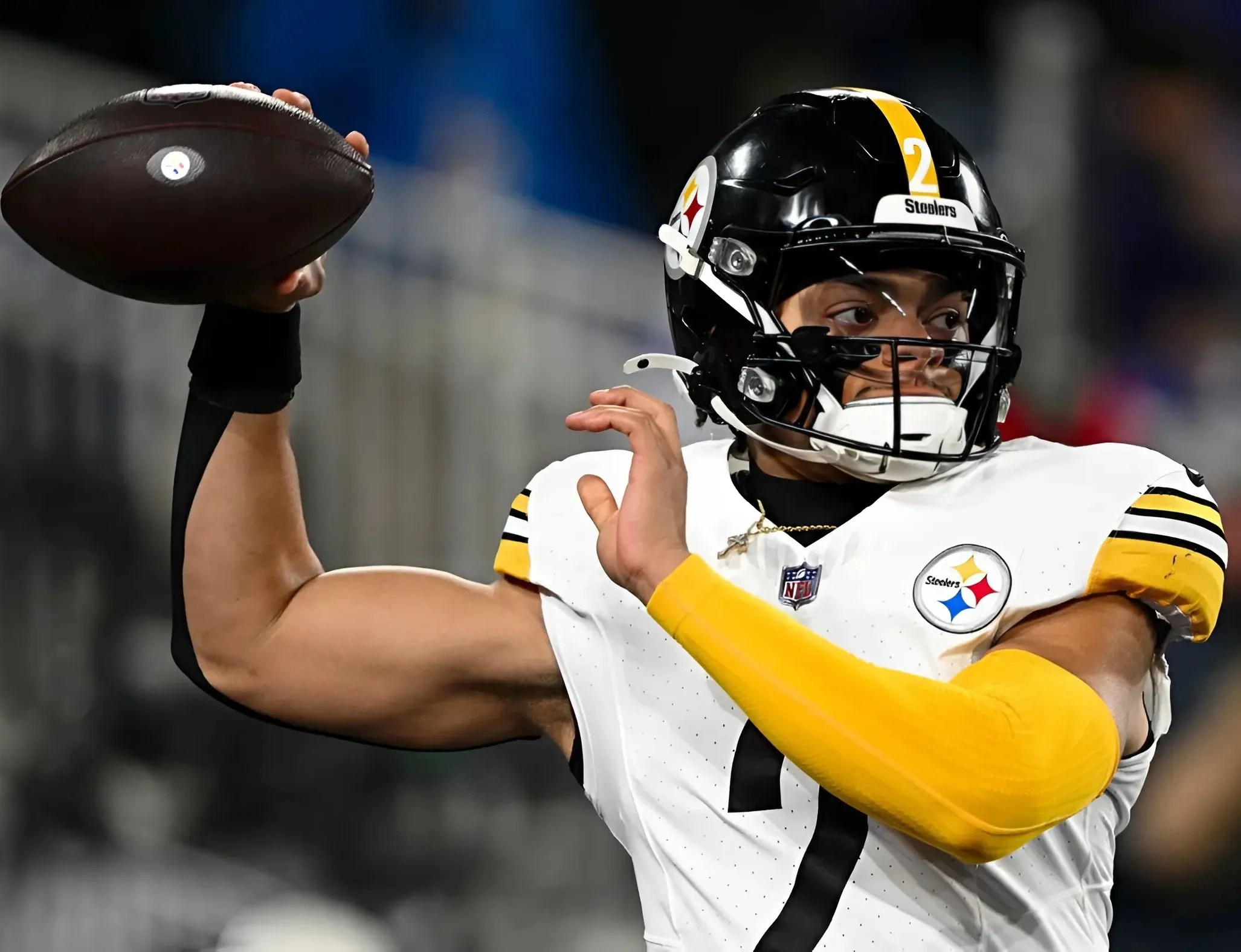 Justin Fields Shows Off New Life Look in Jets Viral Video