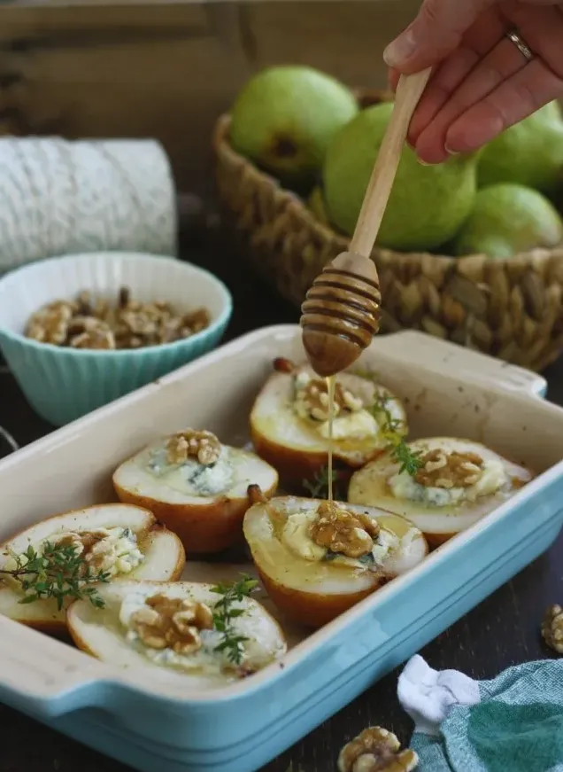 Gorgonzola & Honey Baked Pears: A Sweet and Savory Delight