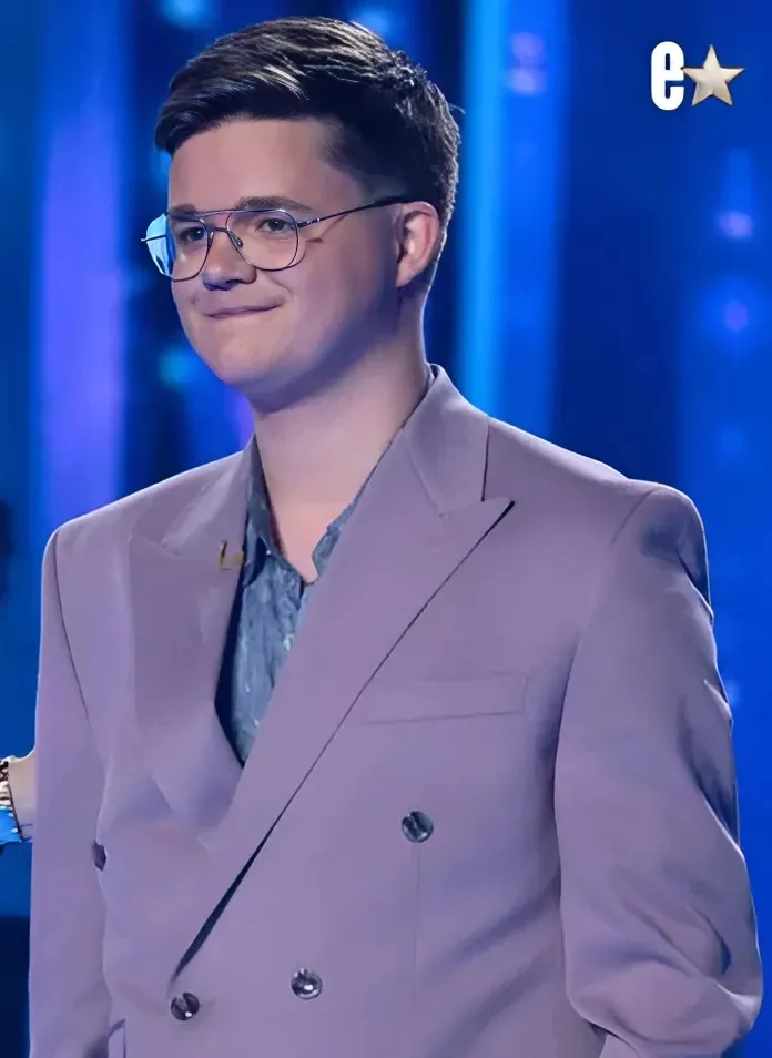 American Idol host Ryan Seacrest was visibly moved as he revealed his touching CONNECTION to Josh King following his elimination from the Top 7.