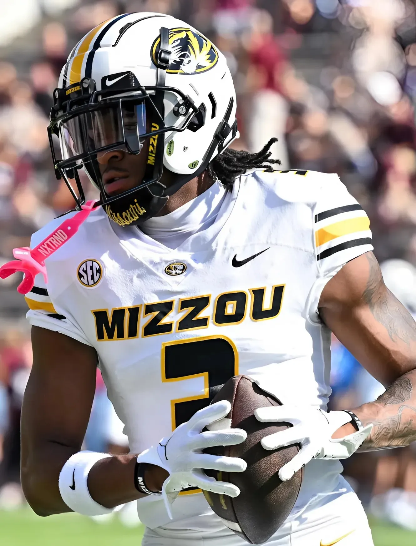 Bears Sign Colston Loveland Fast — But Second-Round Contract Drama Looms Large