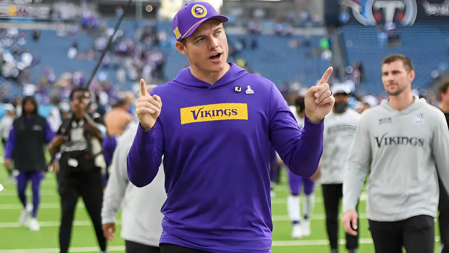 Vikings Bring in Record-Setting QB With Local Ties After Award-Winning Season Vikings Bring in Record-Setting QB With Local Ties After Award-Winning Season