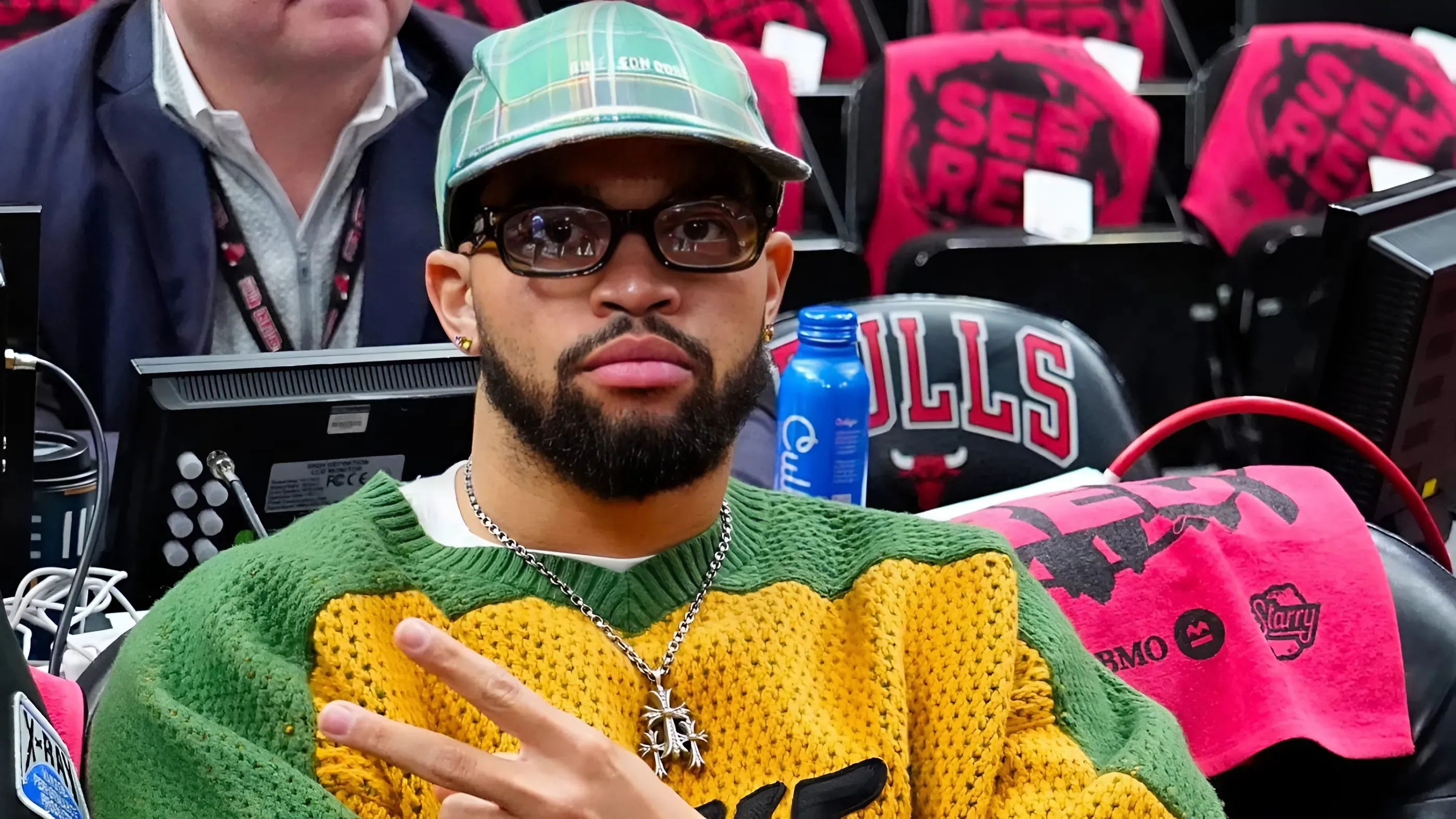 Bears QB Caleb Williams has great two-word reaction to new pope