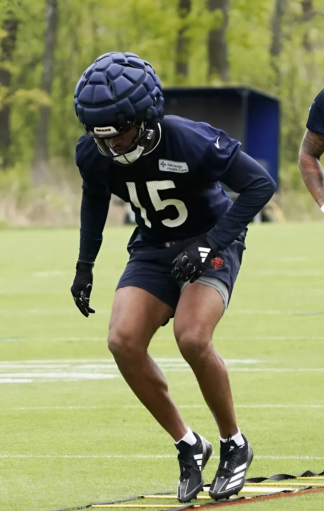 Bears Rookie Minicamp Buzz: 42-Inch Vert, Giant Tackle & Position Battles Heat Up