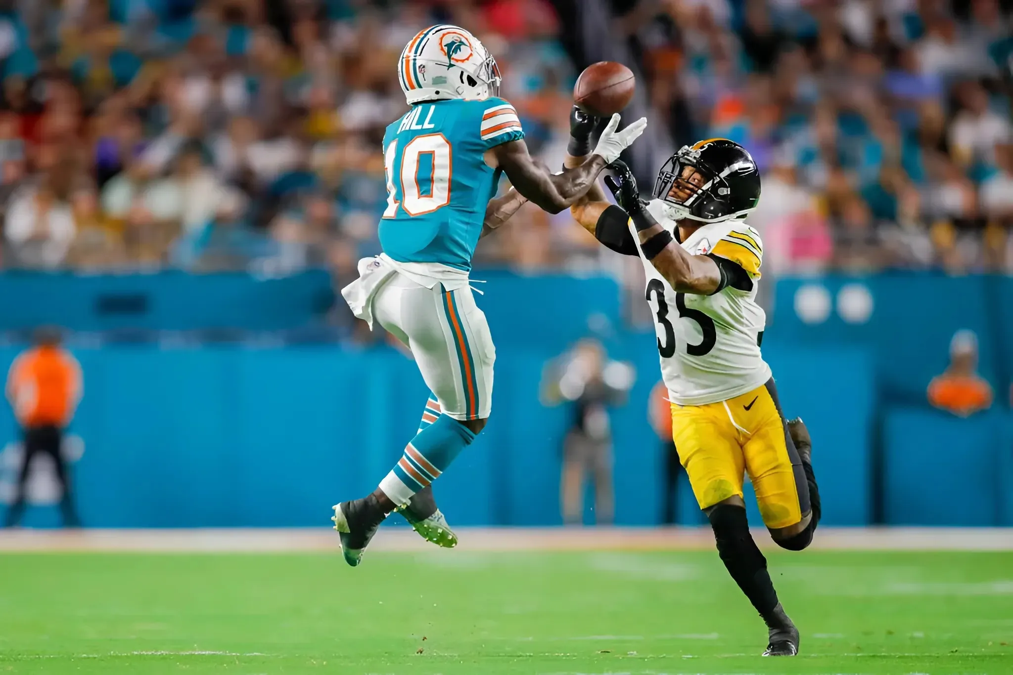 Steelers Could Acquire Tyreek Hill For Cheap After Recent Reports Out Of Miami