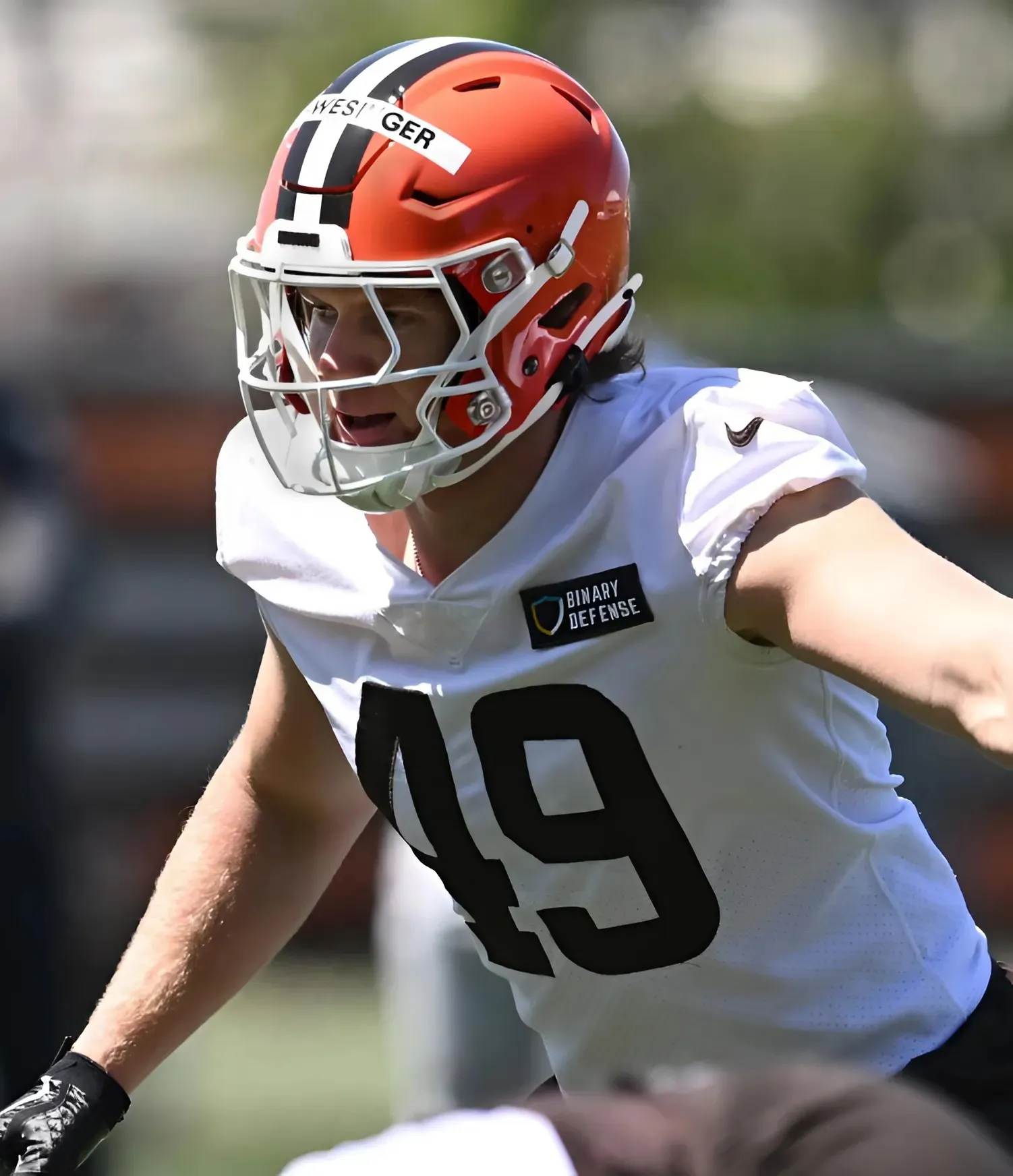 Browns Ink LB Carson Schwesinger to Historic Fully Guaranteed Deal as Rookie Minicamp Begins