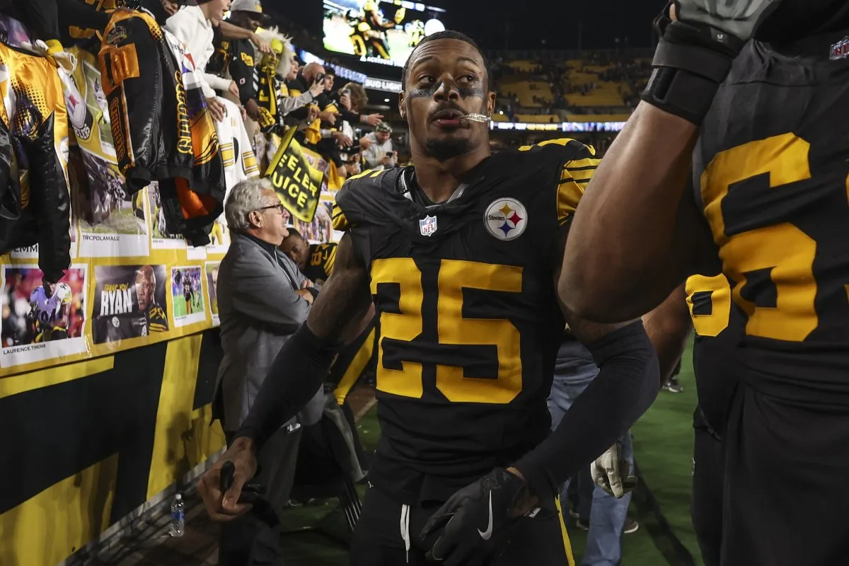 Steelers' DeShon Elliott Instantly Humiliates Rumored WR Target In Now-Deleted Comment Fans Are Scrambling To Find