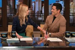 P3. LIVE SH0CKER – Kelly Ripa Breaks Down As Mark Consuelos Reveals He’s St3pping Away for 6 Months…