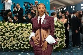 LeBron James' Wife Savannah James Walks 2025 Met Gala Red Carpet Solo After the NBA Star and Event Co-Chair Unexpectedly Drops Out