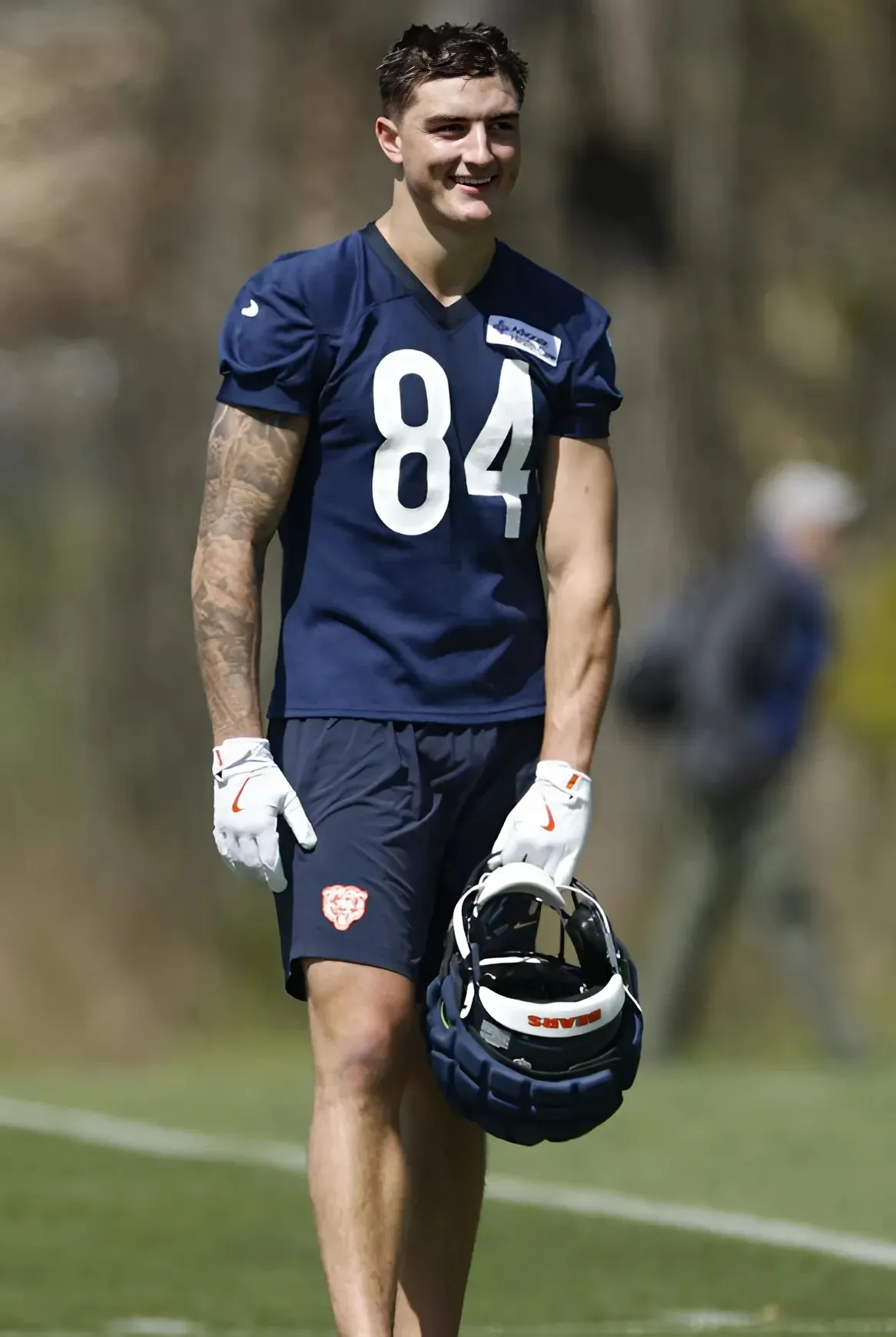 Colston Loveland Stuck in ‘Mental Reps’ Mode as Shoulder Recovery Continues
