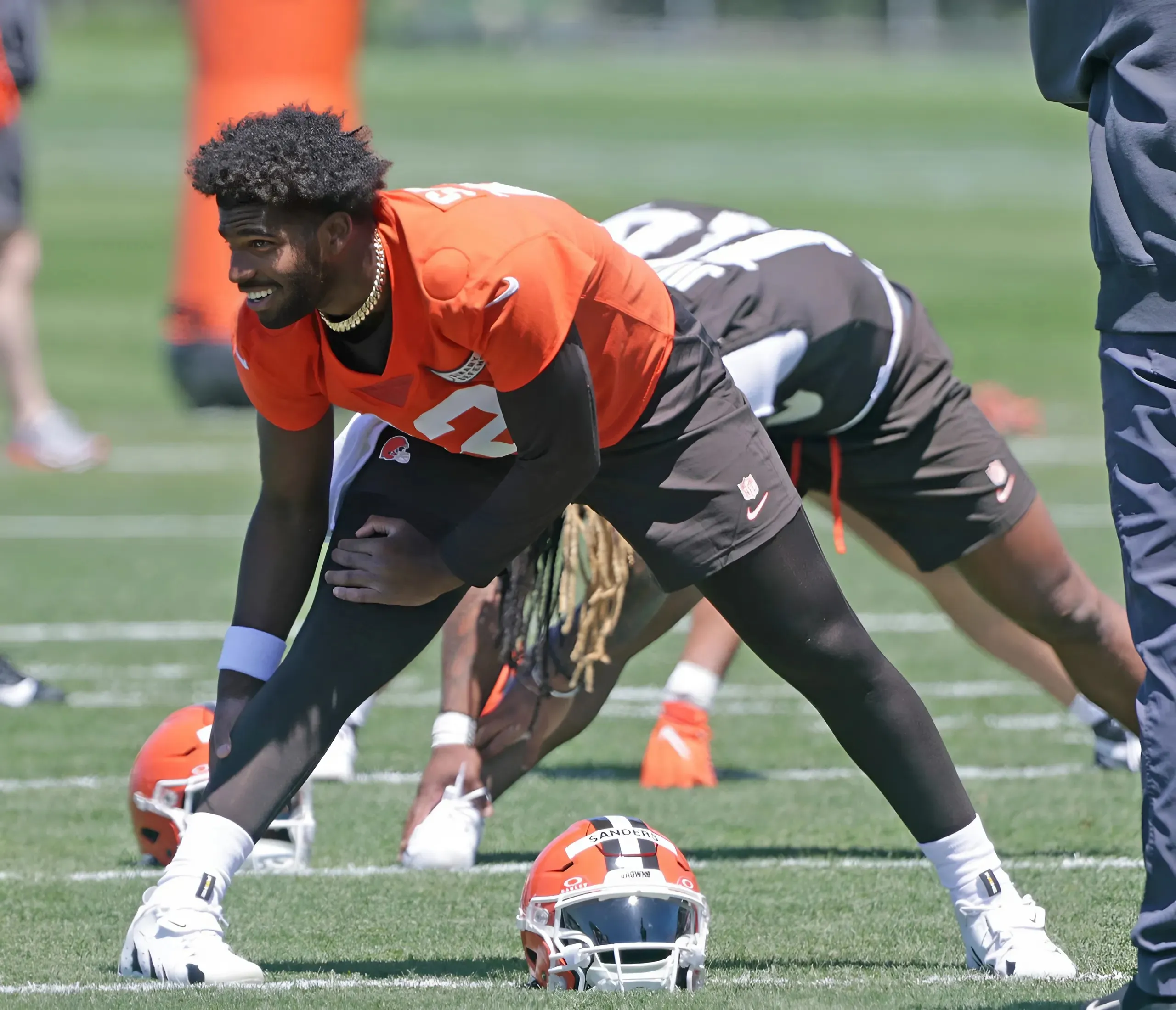 Cleveland Browns Fans Get First Look at Shedeur Sanders Throwing