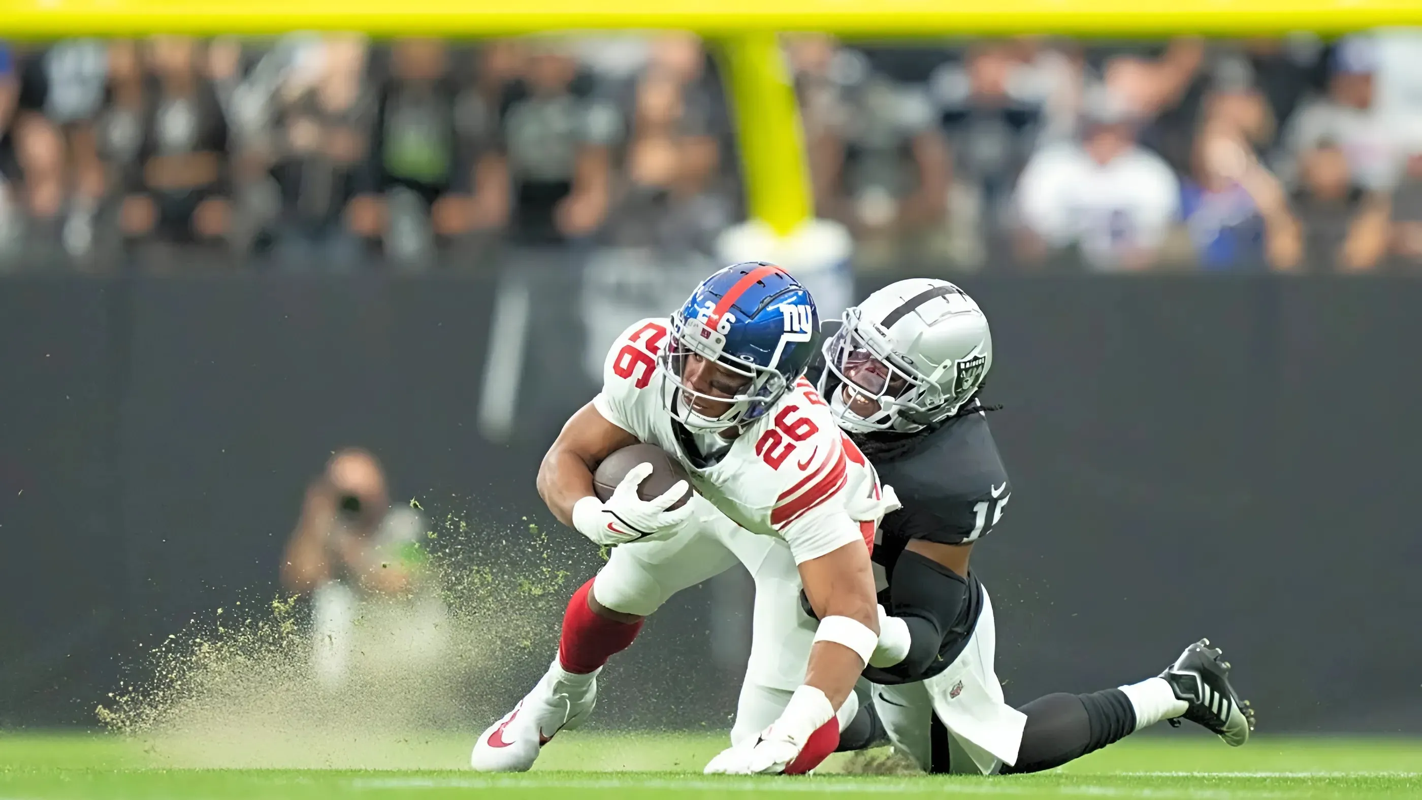 Raiders Considering Bringing Back Former Pro Bowl Defender: Report