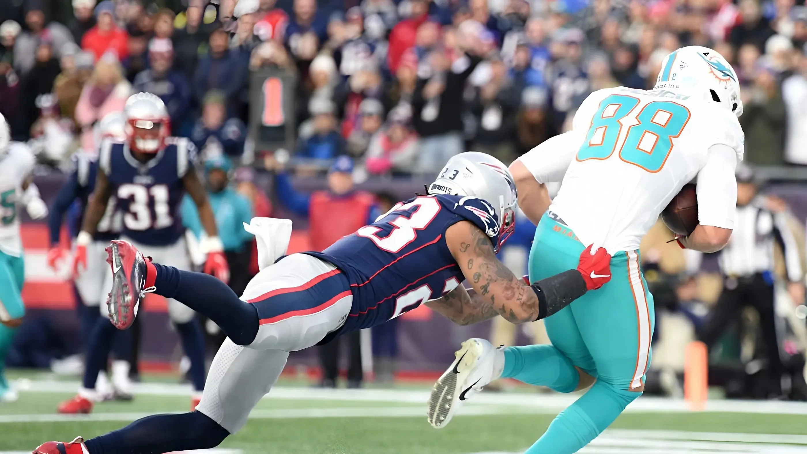 Dolphins Bring In Veteran Specialist