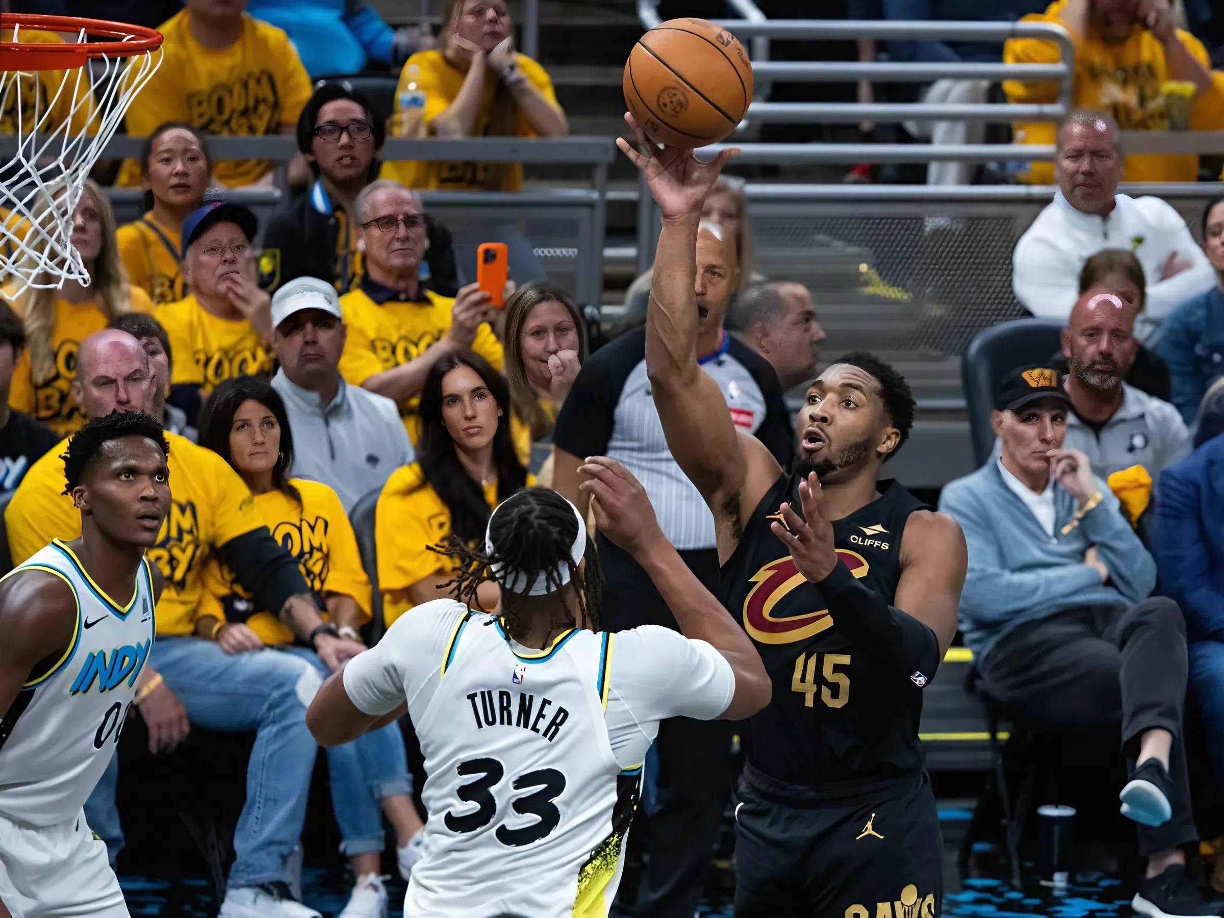 NBA Reacts to Donovan Mitchell Stat With Only Michael Jordan Ahead
