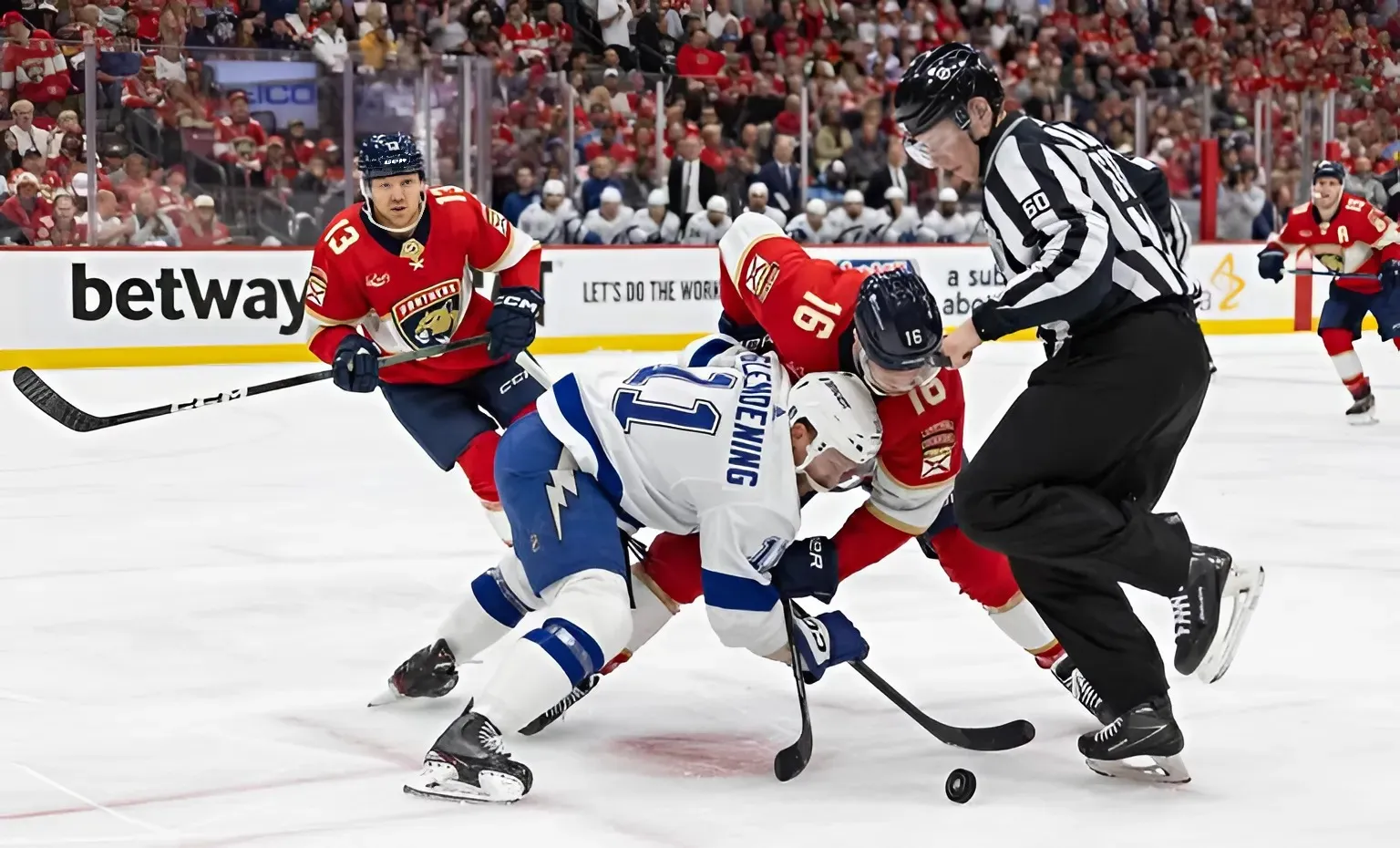 Lightning Facing Decision With Veteran Forward