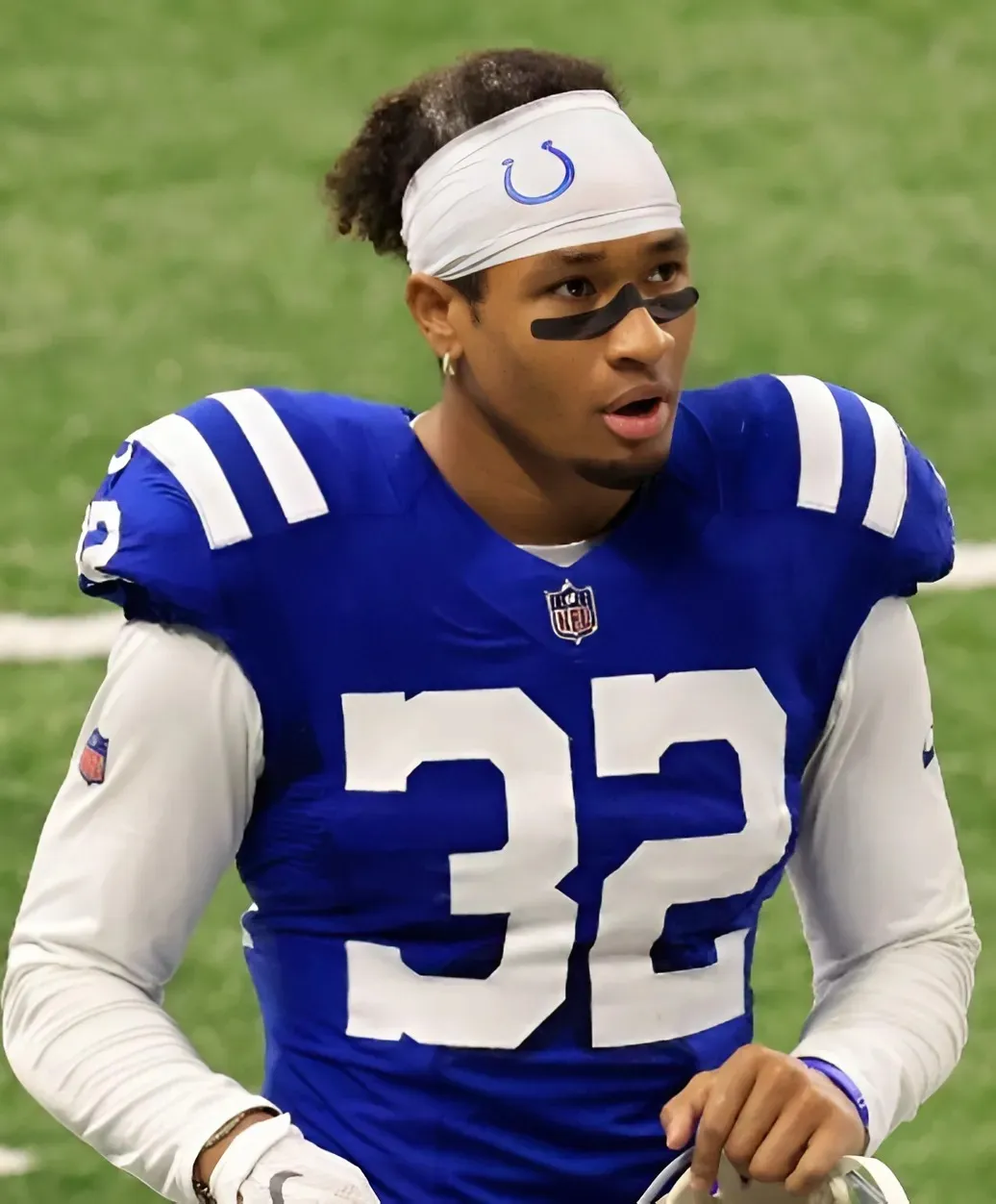 Broncos Urged to Sign Ex-Colts Starter to Fill Last Roster Hole