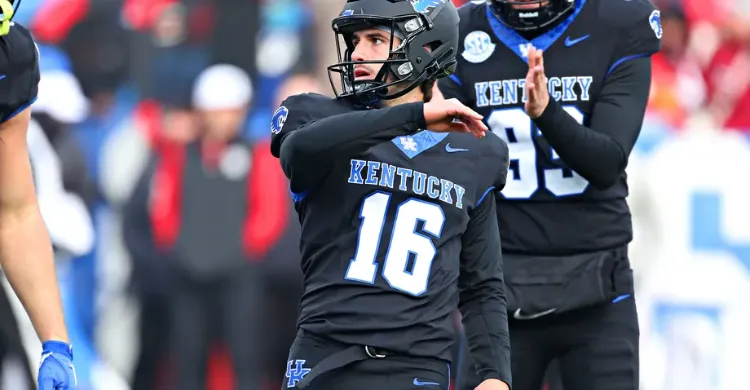 Former Kentucky kicker Alex Raynor gets NFL opportunity with Tampa Bay Buccaneers Former Kentucky kicker Alex Raynor gets NFL opportunity with Tampa Bay Buccaneers