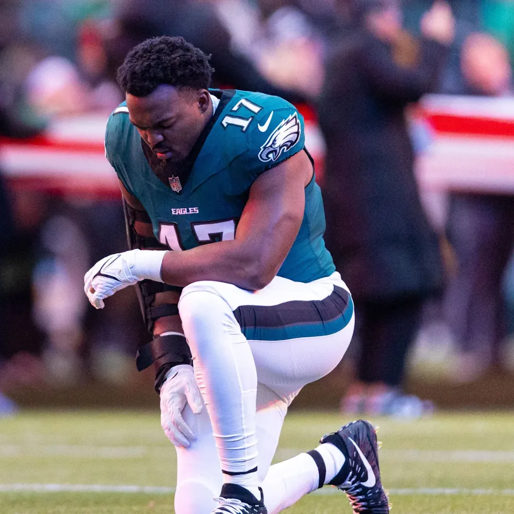 Potentially Worrisome News For Eagles Nakobe Dean Out Of San Francisco - suong