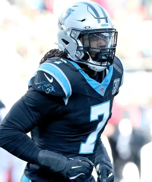 Patriots Urged to Sign $10 Million Jadeveon Clowney After Panthers Shock Release