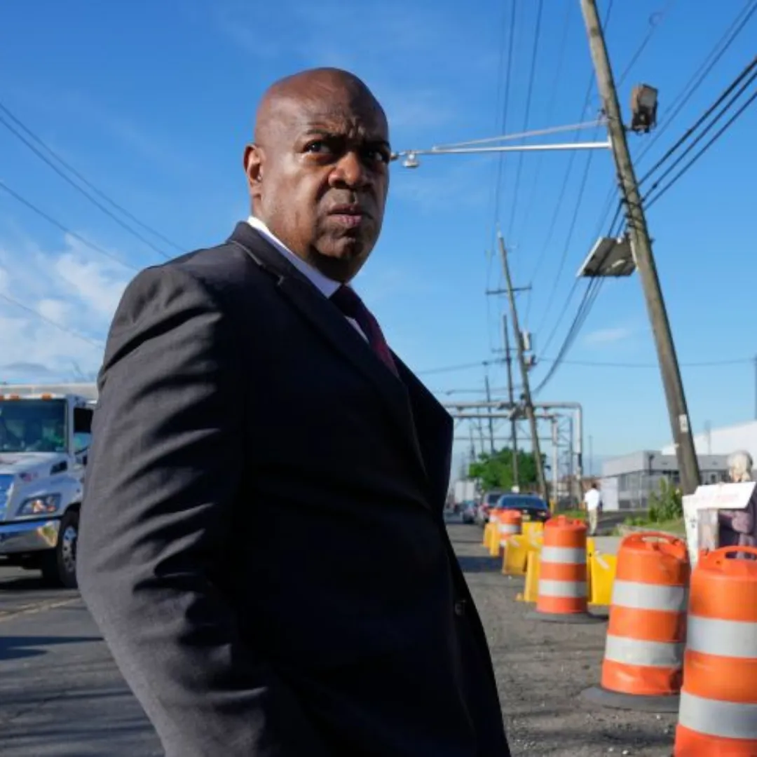 Newark Mayor Ras Baraka Claims He Was Targeted by ICE During Arrest Outside Detention Facility