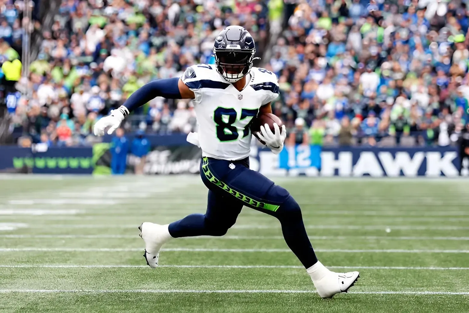 Proposed NFL Trade Has Seahawks Deal $21 Million Playmaker to 4-Win Team