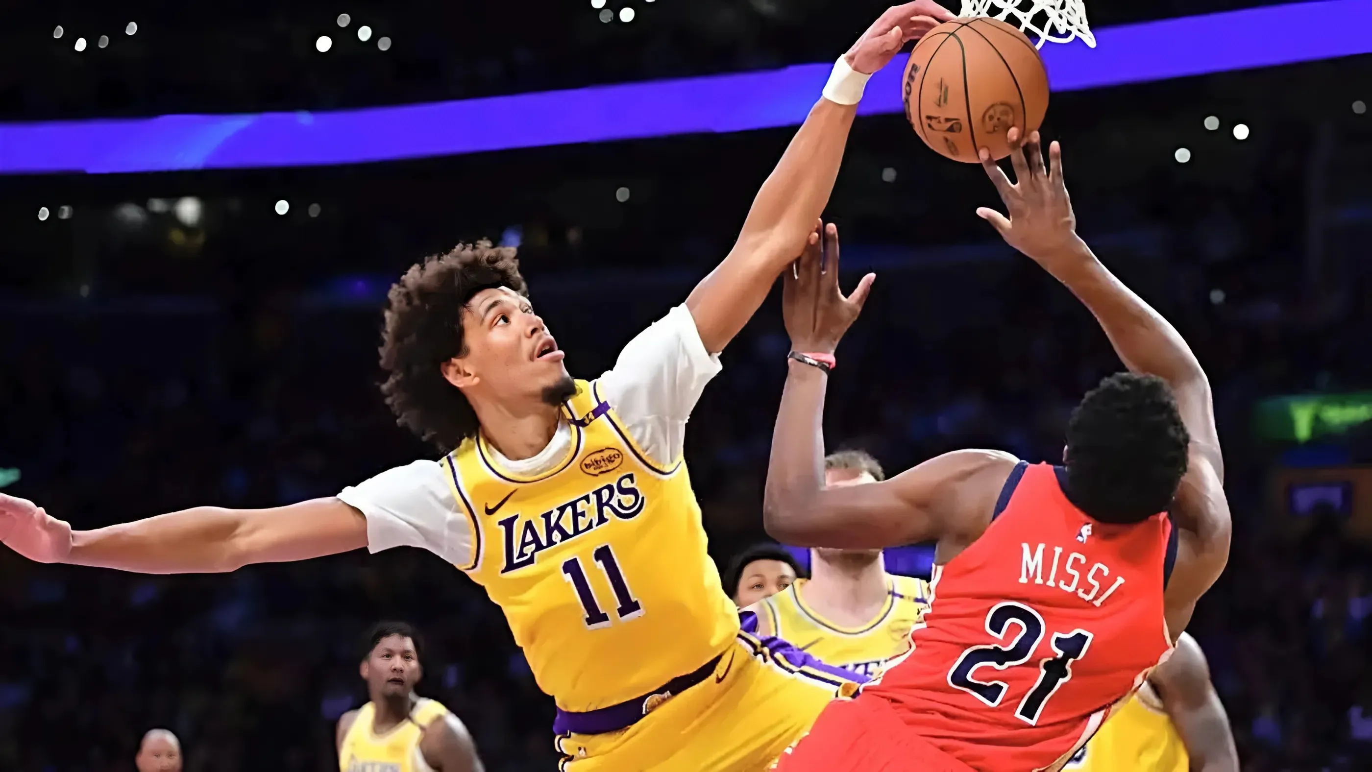 3 Things The Lakers Must Do To Be A Championship Contender Next Season