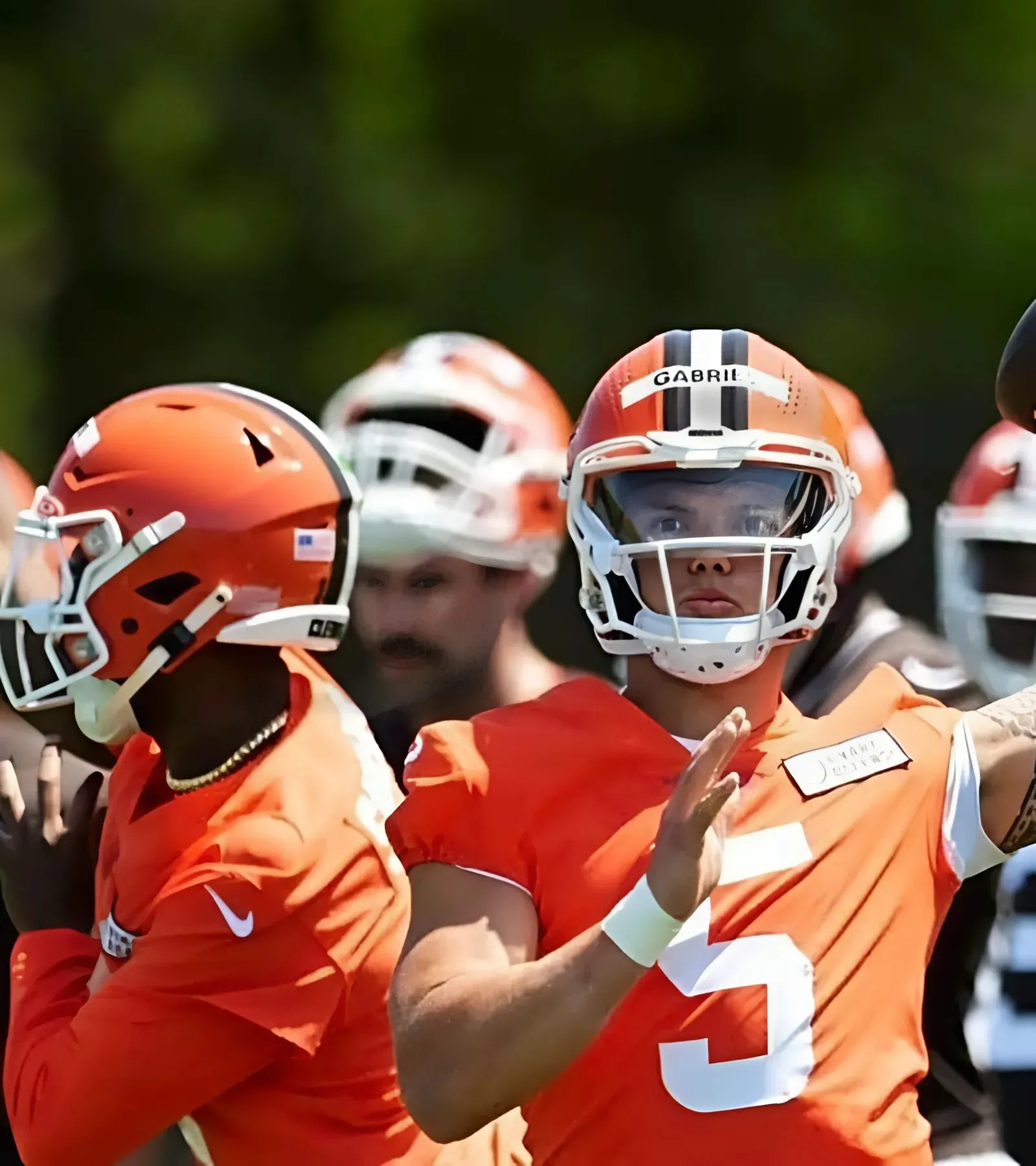 Browns QB Battle Between Shedeur Sanders, Dillon Gabriel Heating Up: Report