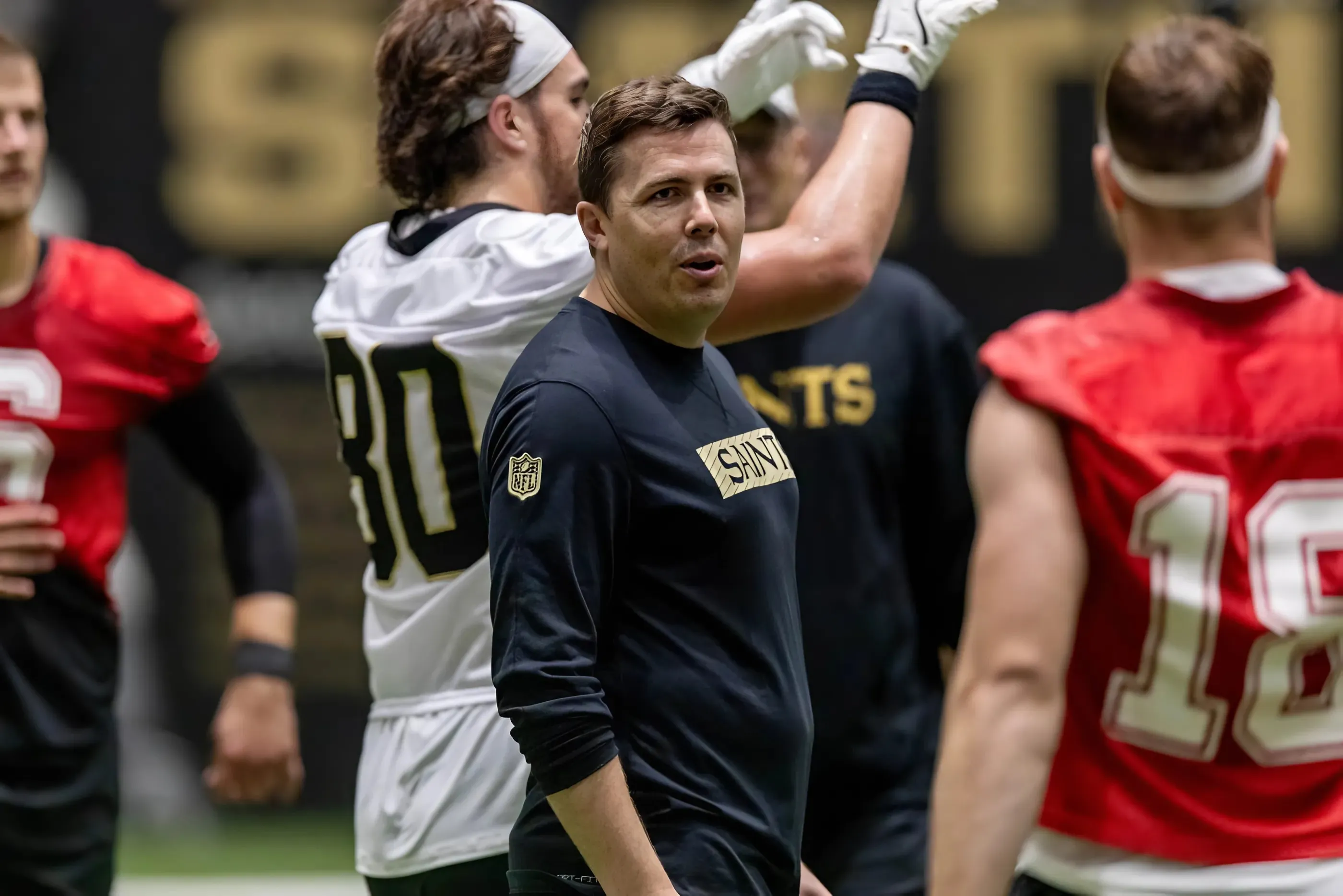 Kellen Moore reveals Saints’ QB plan after Derek Carr retirement