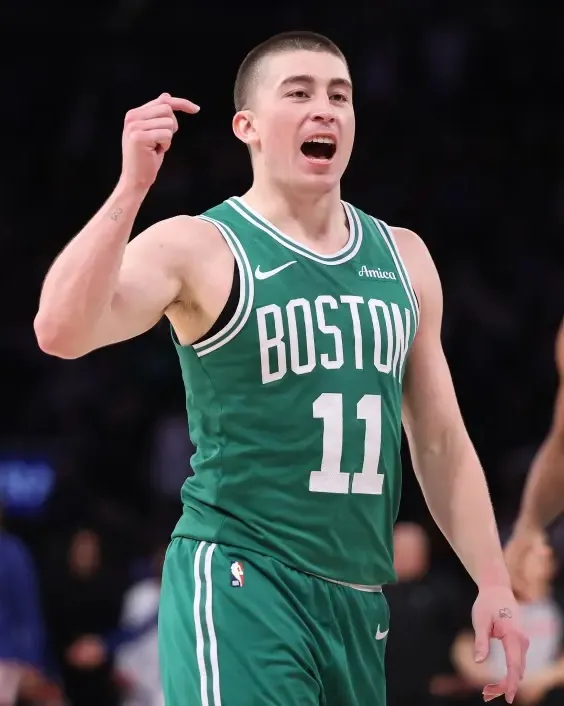 Pritchard seizes rare opportunity, Celtics top Knicks in Game 3 in his career night