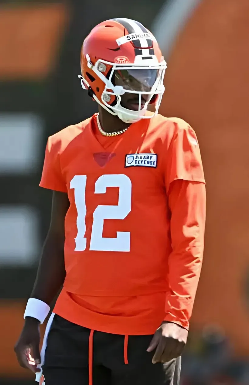 Browns Rookies Had Hilarious Team Photo With Shedeur Sanders Browns Rookies Had Hilarious Team Photo With Shedeur Sanders