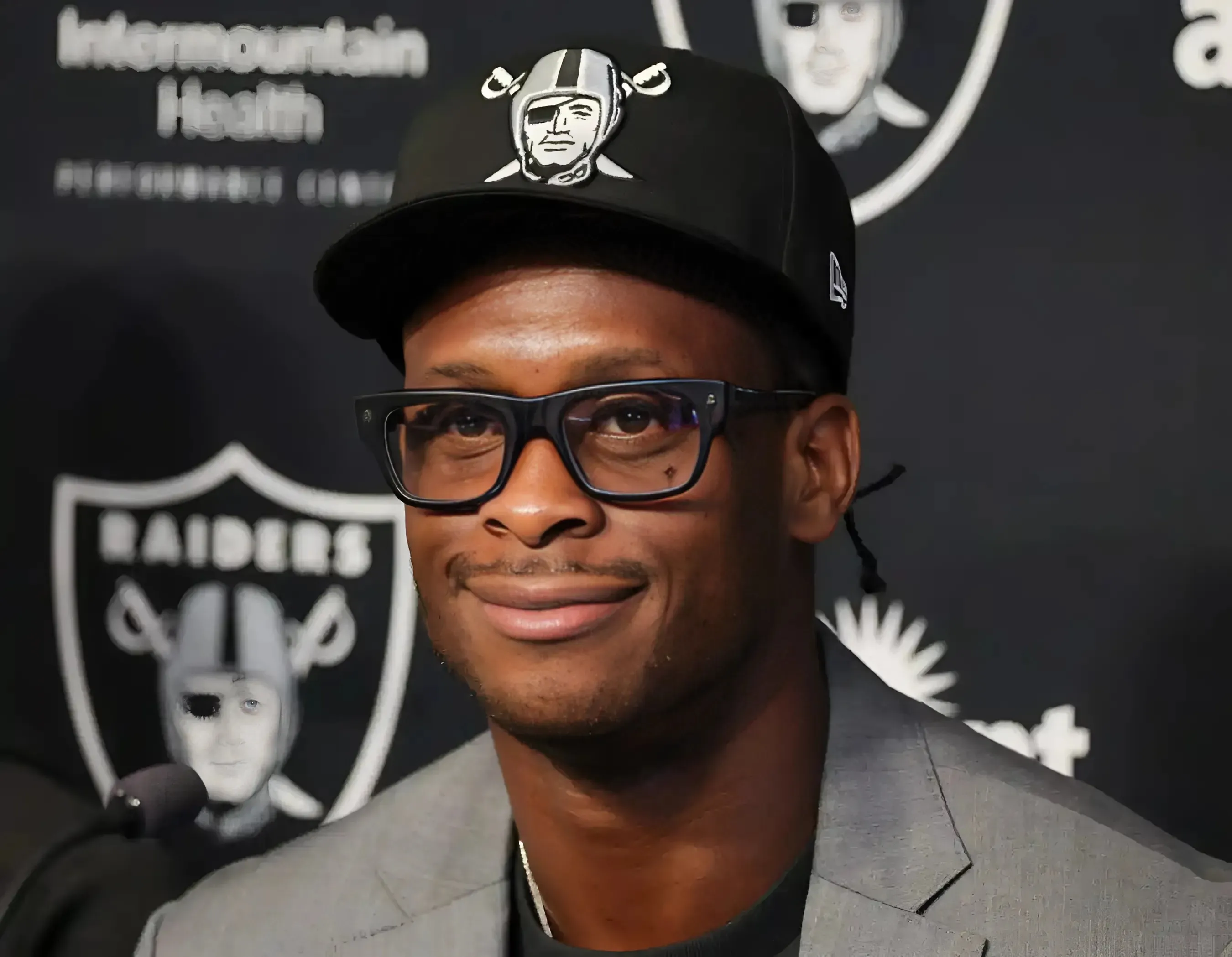 Experts Say Geno Smith Gives the Raiders Much-Needed Stability