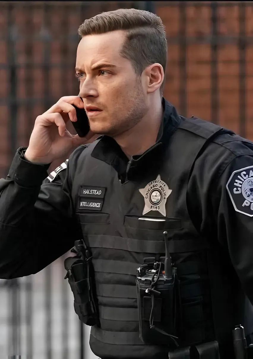 Jesse Lee Soffer Declares This Chicago PD Outing From 9 Years Ago Is The "Best Episode We've Ever Done"