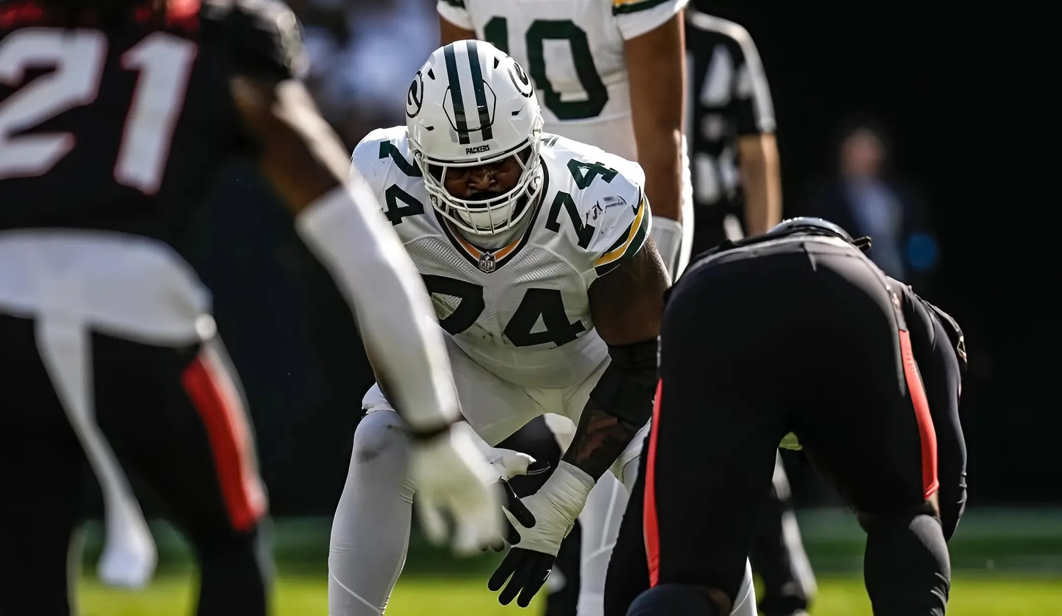 Green Bay Packers’ Elgton Jenkins Makes 1-Emoji Post as He Gets Dragged in Ugly Strip Club Fight