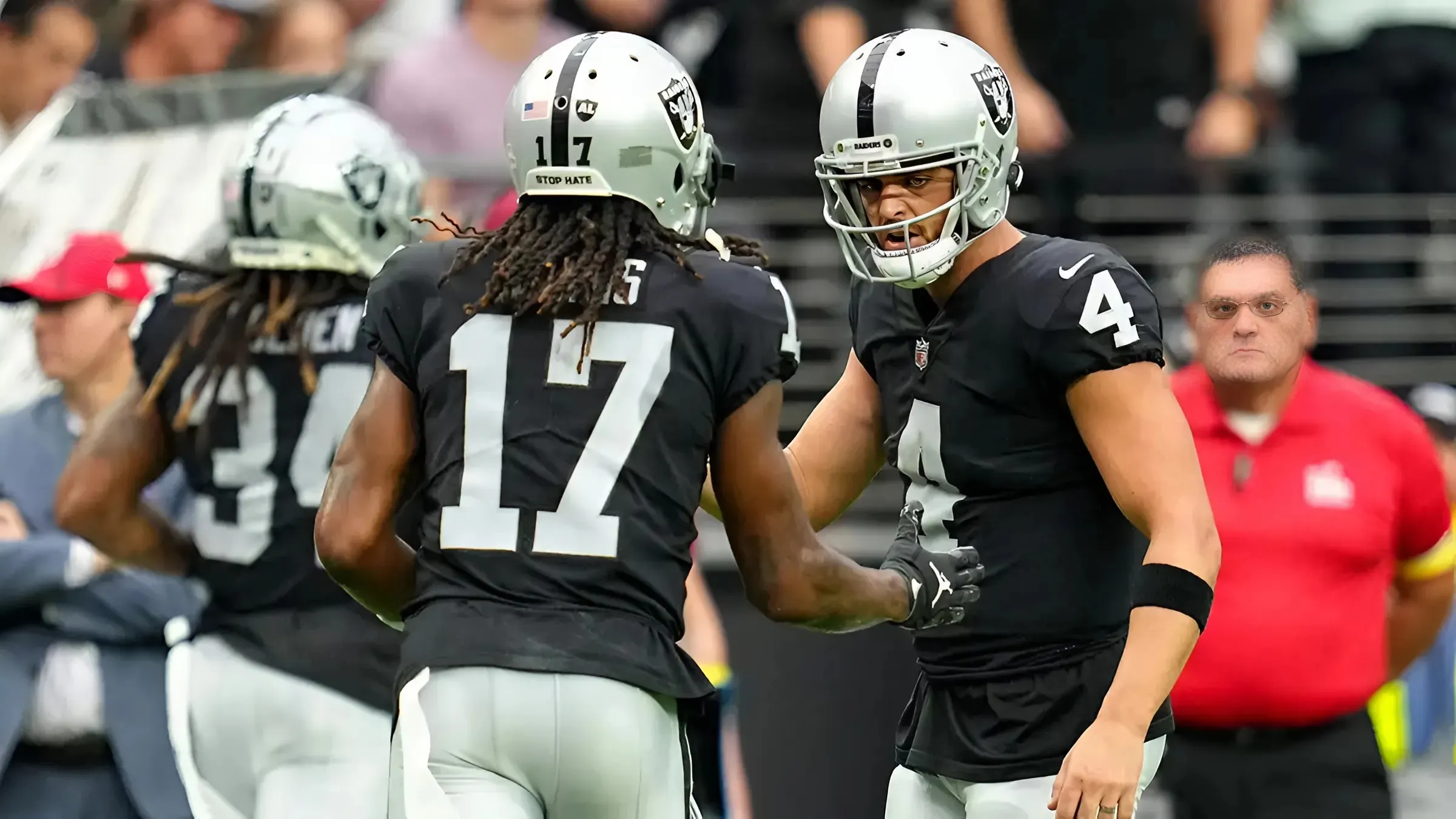 Davante Adams Has Strong Message for Derek Carr After Retirement News