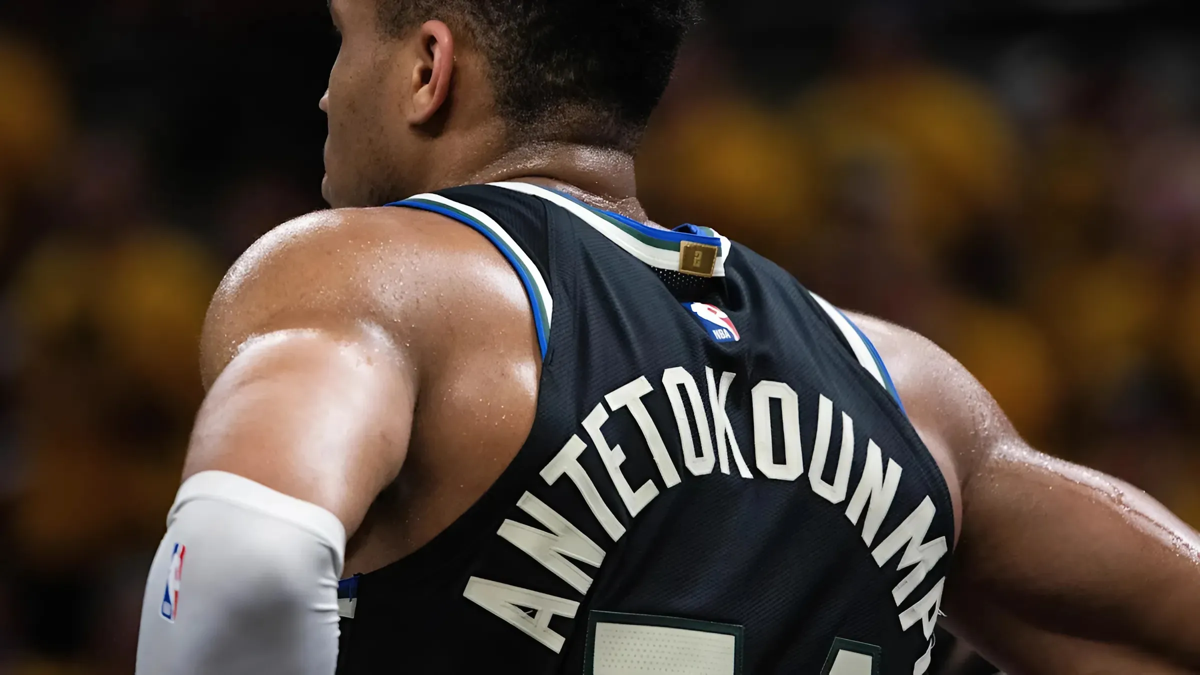 Lakers fans can find sliver of hope in latest Giannis news