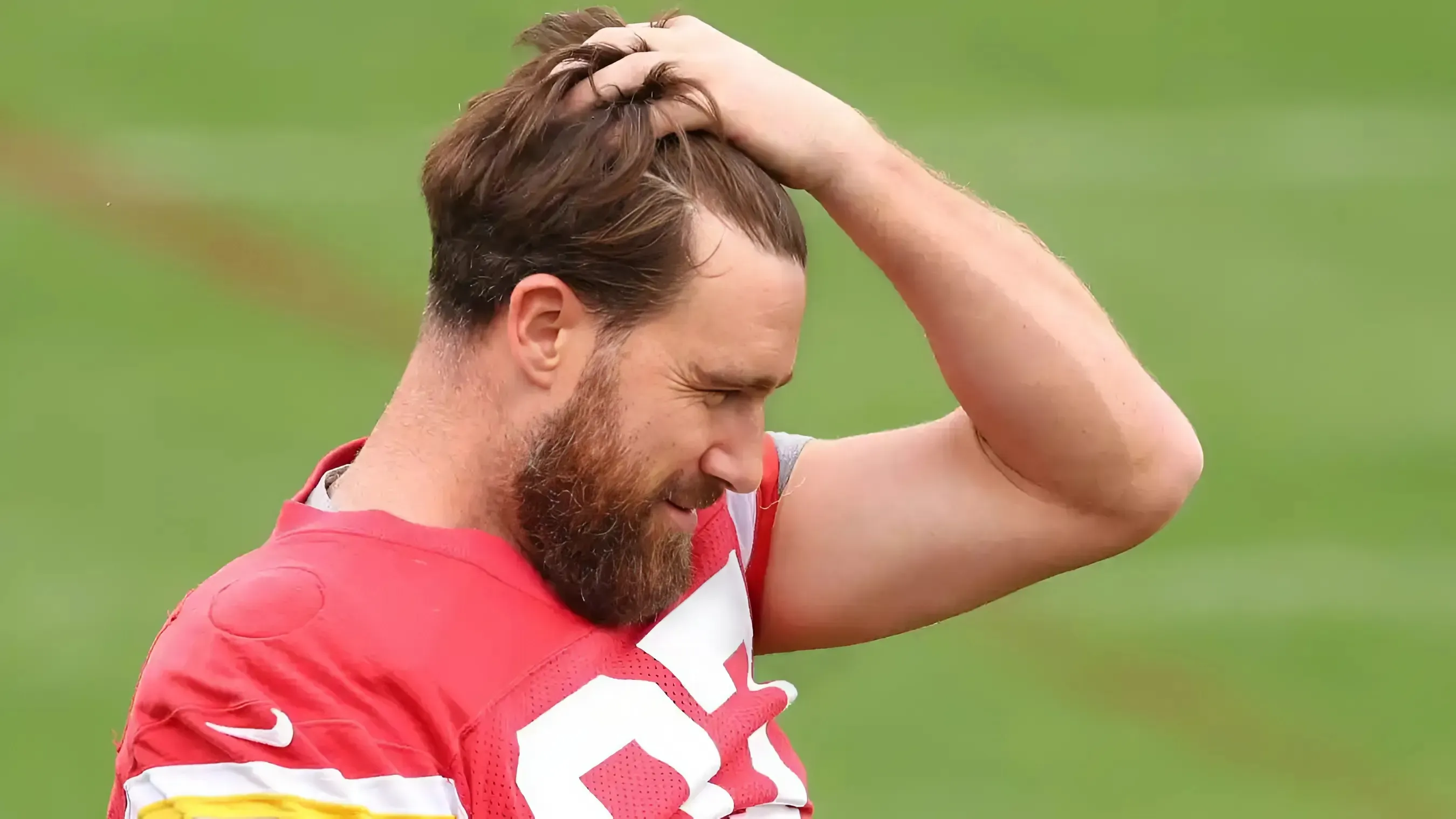 Fans Shocked by Travis Kelce’s Stunning New Look as NFL Star’s Sudden Transformation Sparks Wild Reactions