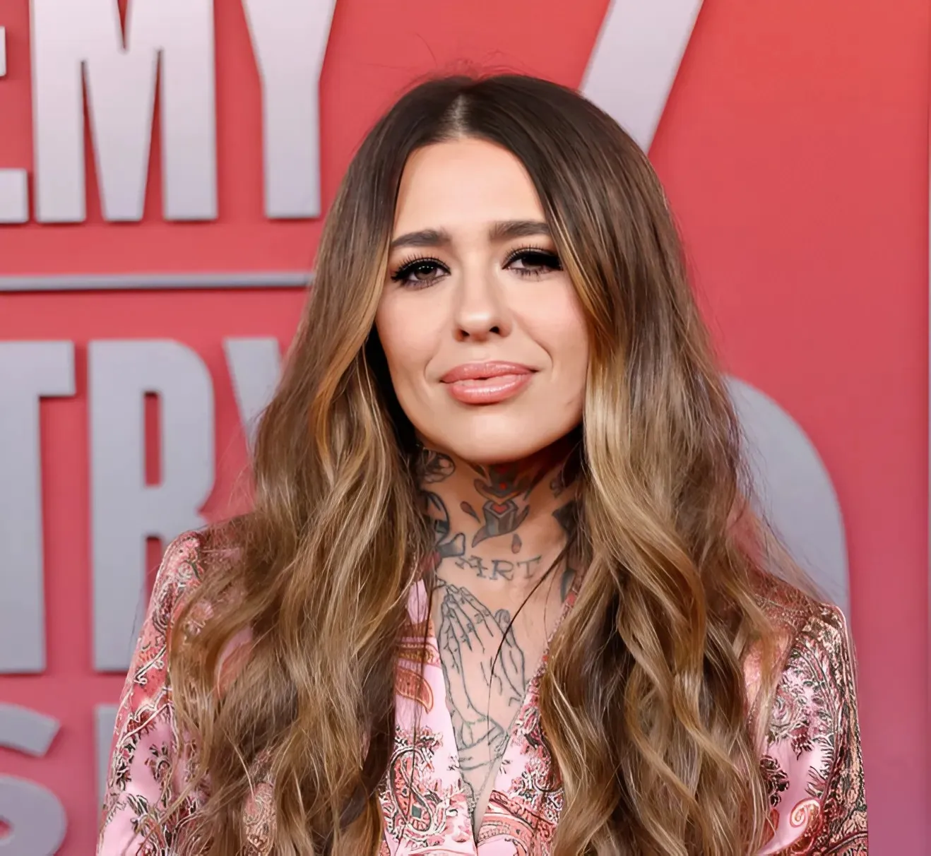 Kyle Richards Applauds Morgan Wade’s “Beautiful” Awards Show Red Carpet Appearance (PHOTO)