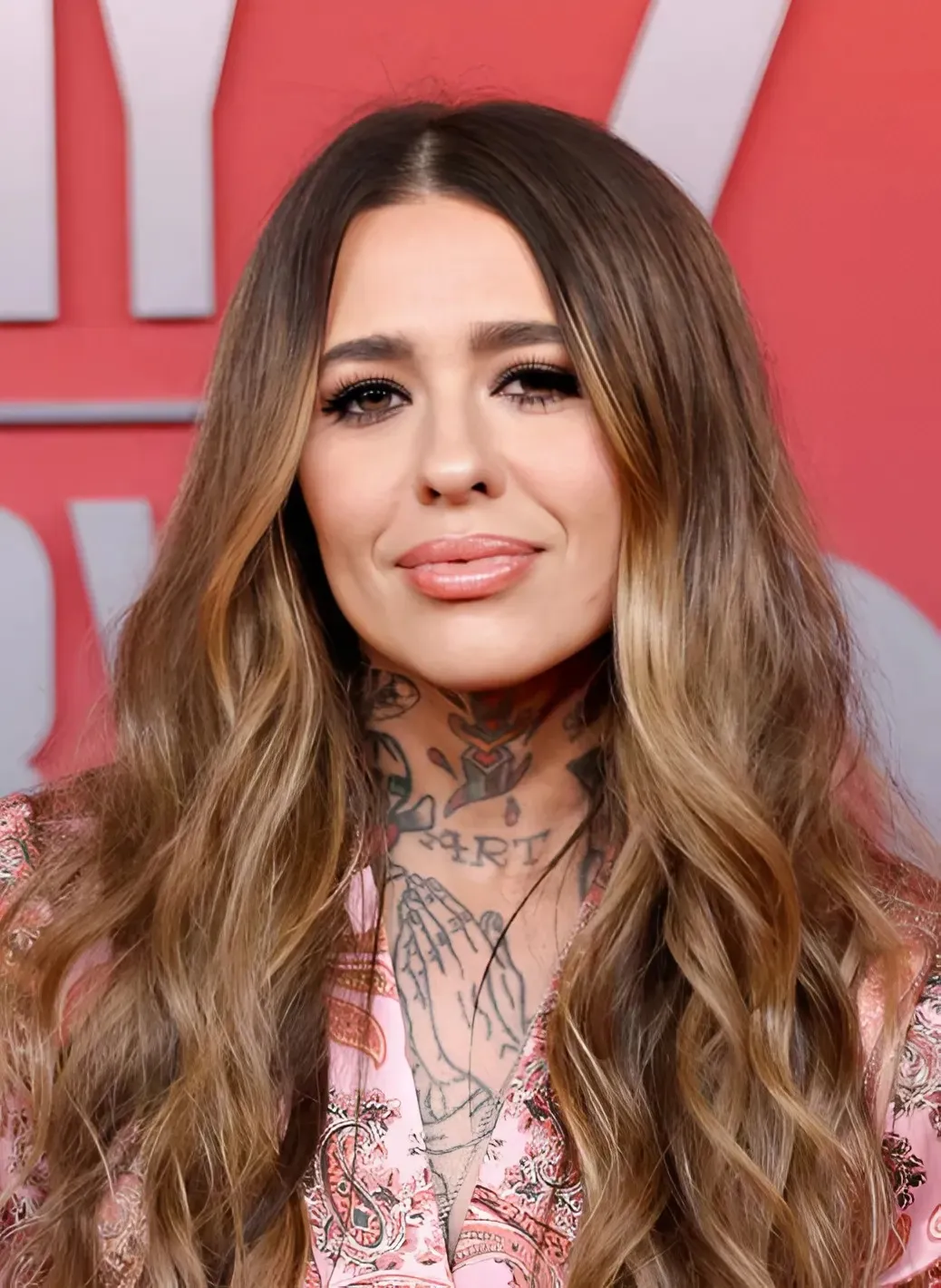 Kyle Richards Applauds Morgan Wade’s “Beautiful” Red Carpet Look — Fans Say the Message Is Loud and Clear