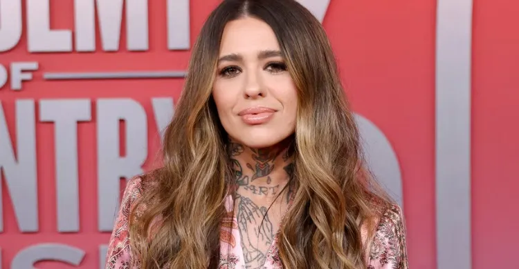 Kyle Richards Applauds Morgan Wade’s “Beautiful” Awards Show Red Carpet Appearance (PHOTO)