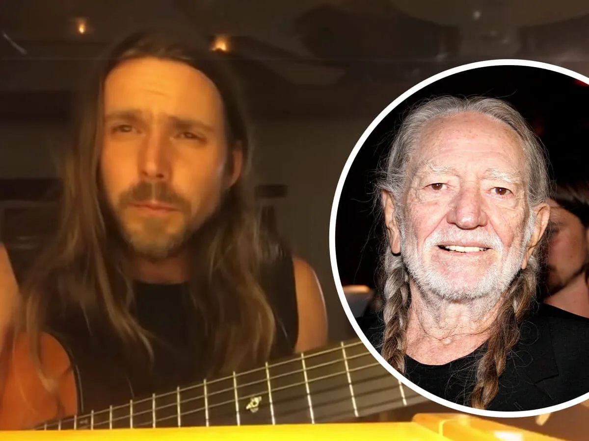 16. Willie Nelson's son sings Sound of Silence