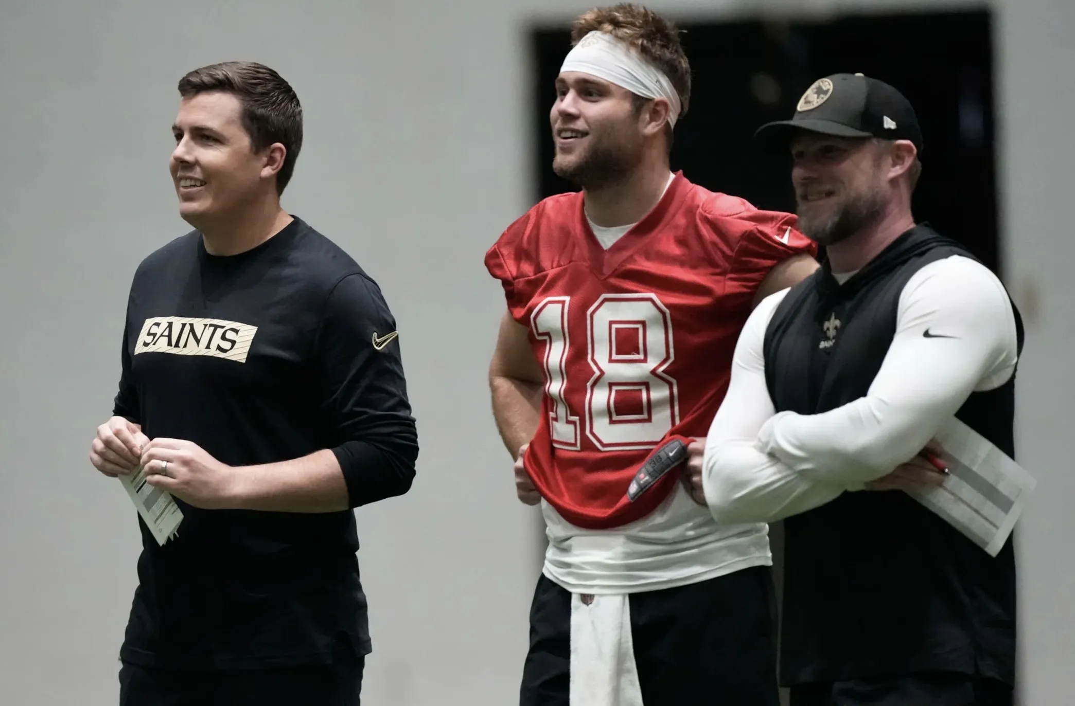 Saints lure new QB in following Derek Carr’s sudden retirement