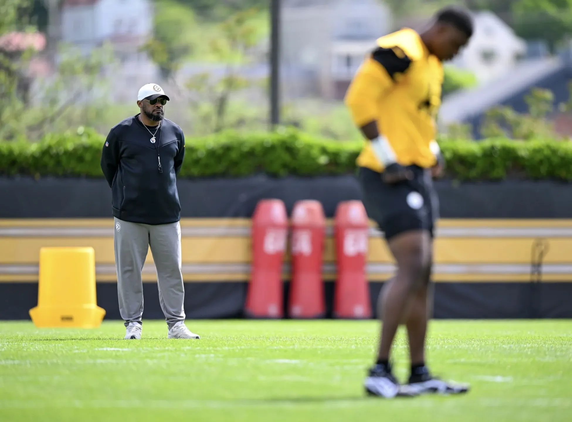 Steelers Cut 25-Year-Old RB While Confirming 3 Signings