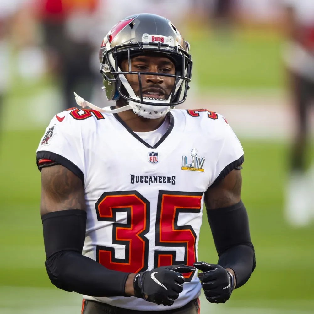 Eagles Urged to Sign $22 Million Former Super Bowl Champion - suong