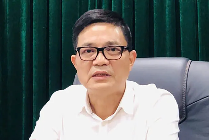 B;ắ:;t kh:ẩn cấp: Nguyên cục trưởng An toàn thực phẩm Bộ Y tế, giờ người dân hít khí trời mà sống chứ chẳng dám ăn uống gì