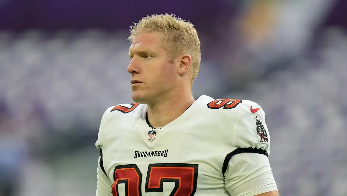 Broncos Sign Super Bowl Champion as Veteran Navigates Injury