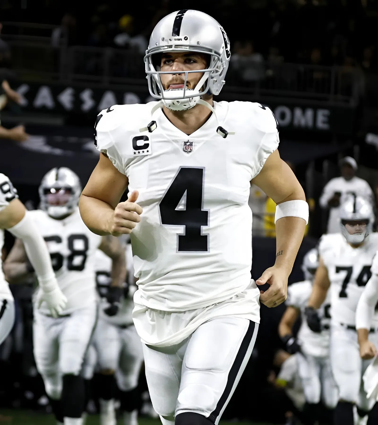 Raiders QB Floated as Possible Derek Carr Replacement for Saints