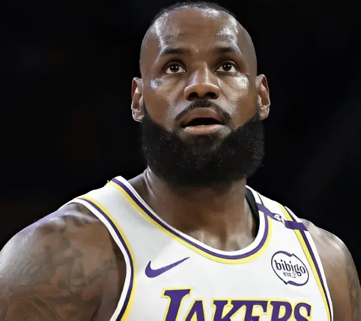 Knicks Predicted to Sign LeBron James Despite Latest News
