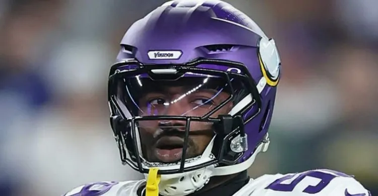 Vikings Pro Bowler Sends Telling Message After Polarizing Historic Decision